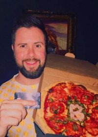 Programmētājs, kurš par bitkoiniem nopirka picu