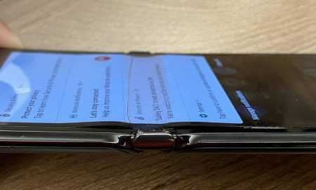 Pirmie defekti salokāmiem Samsung Galaxy Z Flip un Motorola RAZR