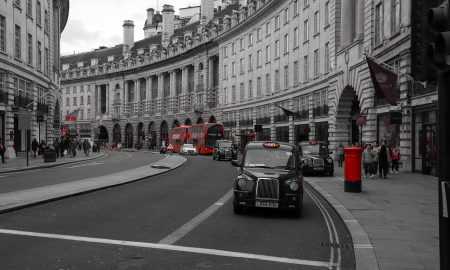 Anglijas bankas vecākais ekonomists: spekulācijas kaitē kriptovalūtu efektivitātei