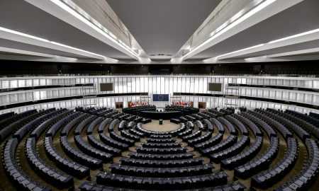 Eiroparlaments saskaņojis noteikumus par MI