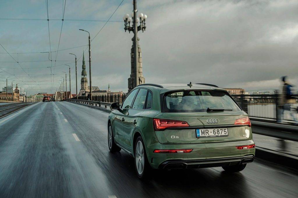 Latvijas pirmizrādi piedzīvo Audi pieprasītākais modelis – atjaunotais Audi Q5 22 Latvijas pirmizrādi piedzīvo Audi pieprasītākais modelis – atjaunotais Audi Q5