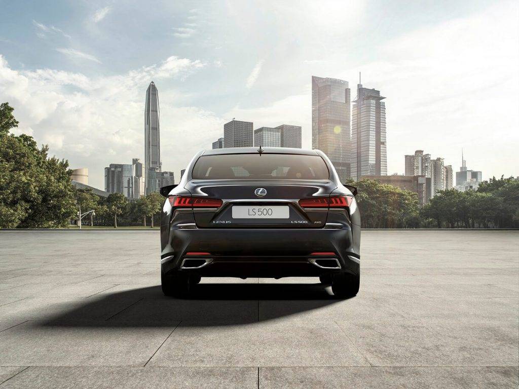 Lexus atjaunotais flagmanis LS 500h drīz būs pieejams Latvijā 15 Lexus atjaunotais flagmanis LS 500h drīz būs pieejams Latvijā