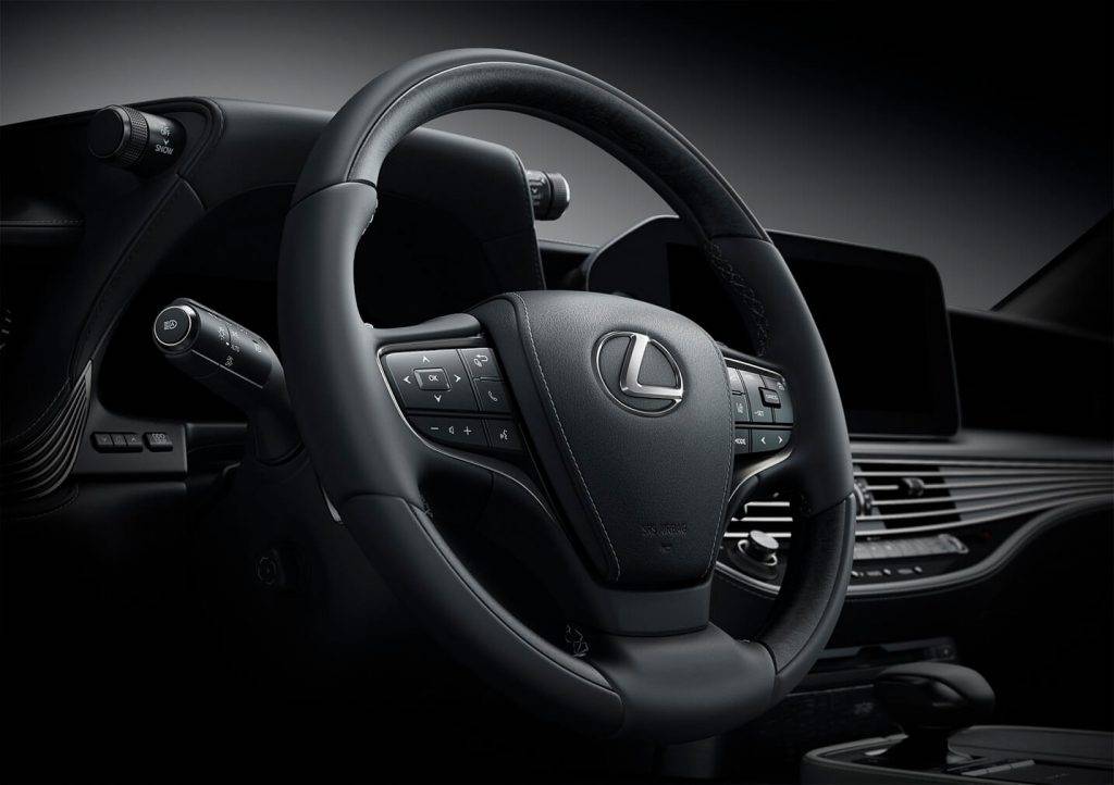 Lexus atjaunotais flagmanis LS 500h drīz būs pieejams Latvijā