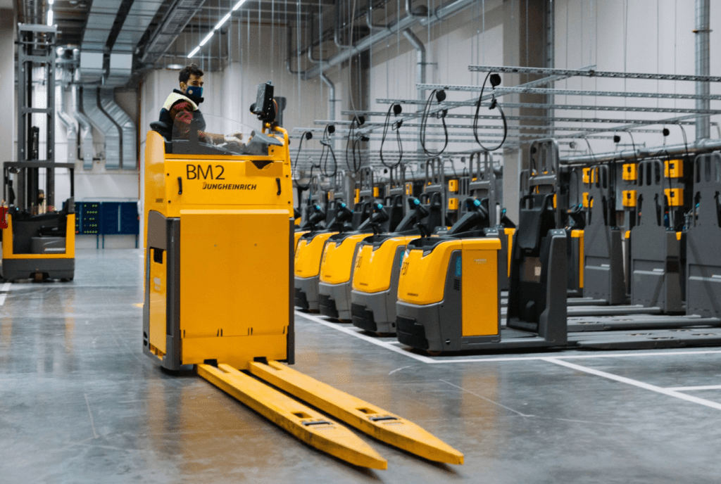 "Lidl Latvija" atklāj vienu no modernākajiem loģistikas centriem Baltijā (Video) 8 "Lidl Latvija" atklāj vienu no modernākajiem loģistikas centriem Baltijā (Video)