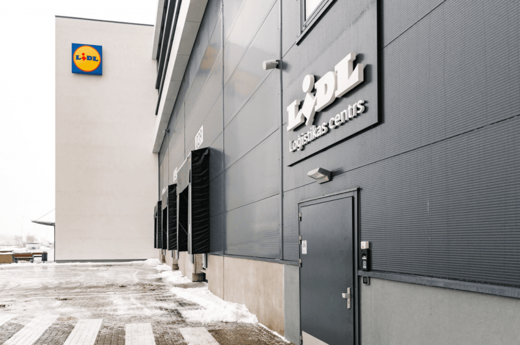 "Lidl Latvija" atklāj vienu no modernākajiem loģistikas centriem Baltijā (Video) 13 "Lidl Latvija" atklāj vienu no modernākajiem loģistikas centriem Baltijā (Video)