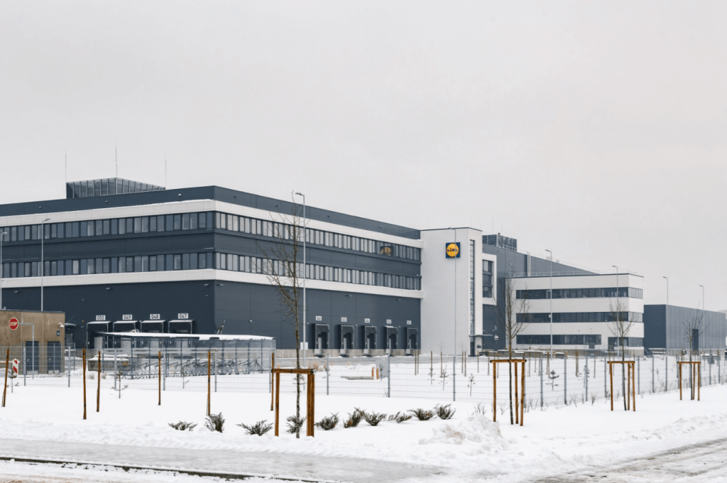 "Lidl Latvija" atklāj vienu no modernākajiem loģistikas centriem Baltijā (Video) 14 "Lidl Latvija" atklāj vienu no modernākajiem loģistikas centriem Baltijā (Video)