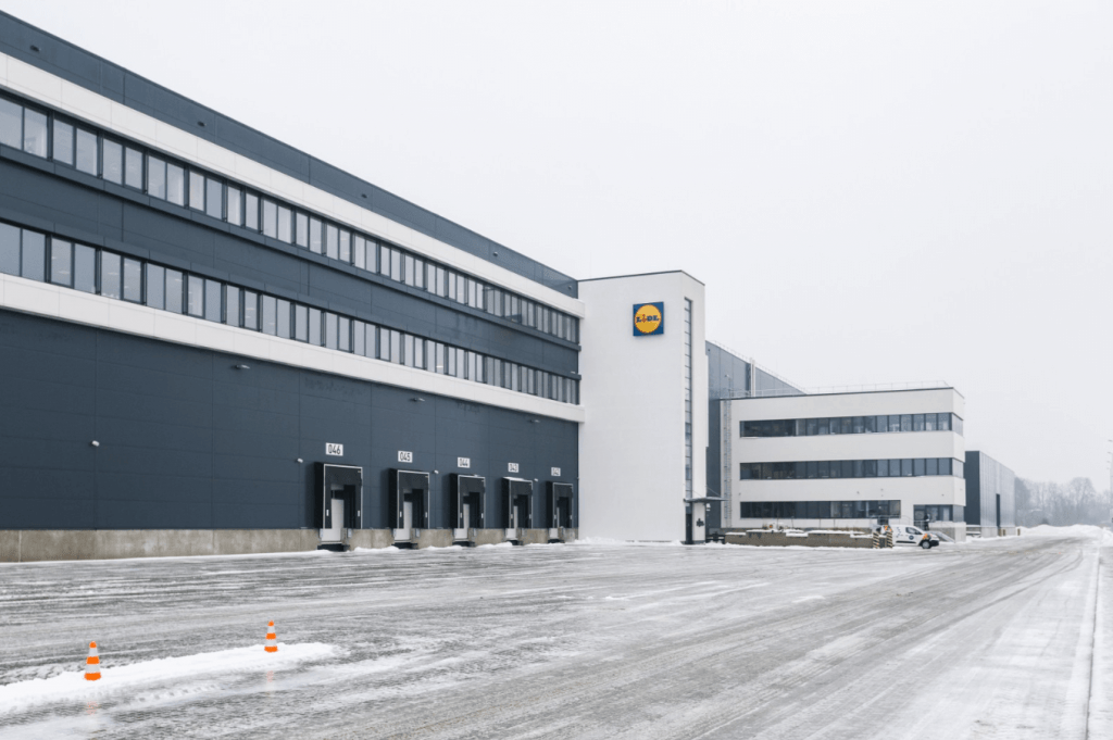 "Lidl Latvija" atklāj vienu no modernākajiem loģistikas centriem Baltijā (Video) 7 "Lidl Latvija" atklāj vienu no modernākajiem loģistikas centriem Baltijā (Video)