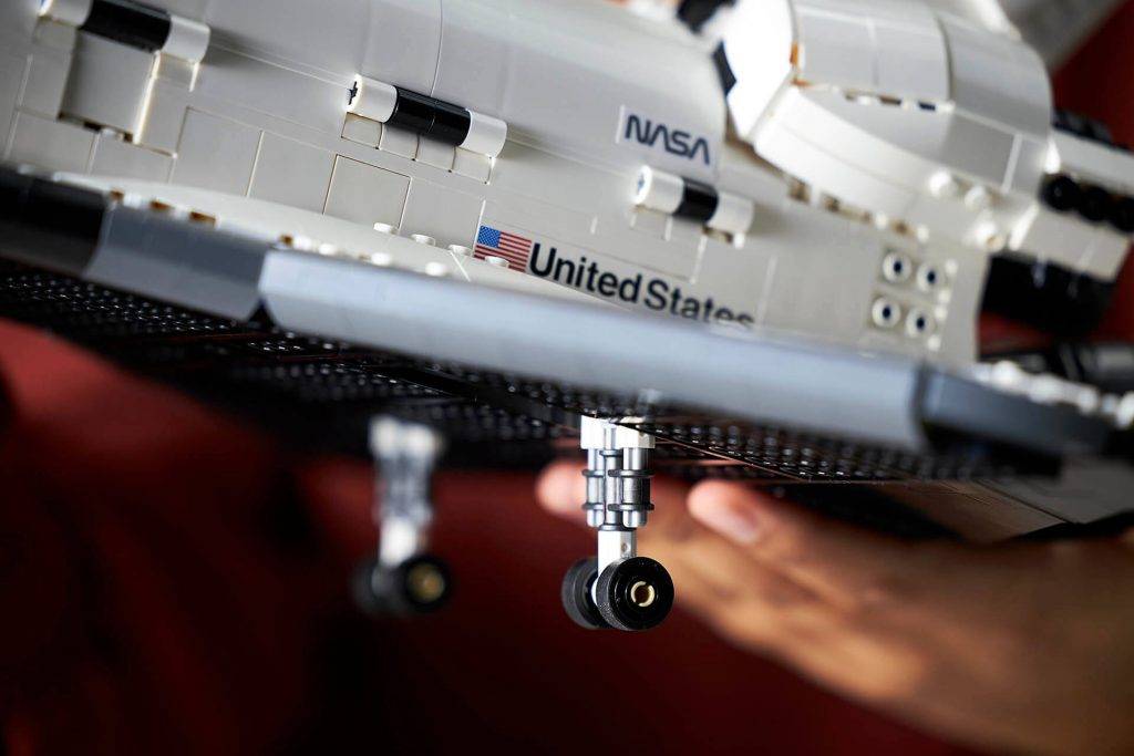 LEGO sadarbībā ar NASA prezentē komplektu Space Shuttle Discovery 8 LEGO IDEAS NASA Space Shuttle Discovery