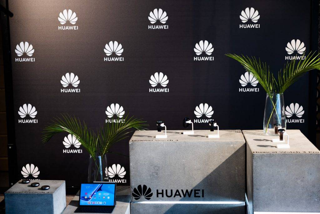 Ekskluzīvā pasākumā atklāj jaunos "Huawei Watch 3 Series" viedpulksteņus un citus tehnoloģiju jaunumus 18 Ekskluzīvā pasākumā atklāj jaunos "Huawei Watch 3 Series" viedpulksteņus un citus tehnoloģiju jaunumus