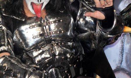 Kiss mūziķis Gene Simmons iegādājies kriptovalūtu