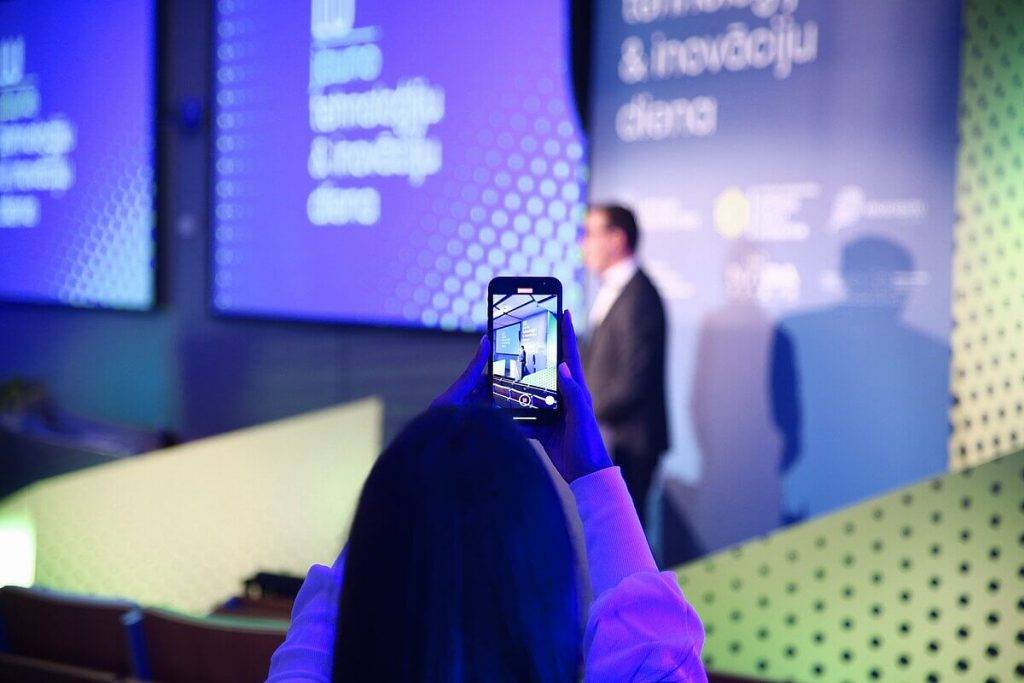 Jauno tehnoloģiju un inovāciju dienā iesildāmies svētku lielajai programmai! 9 Jauno tehnoloģiju un inovāciju dienā iesildāmies svētku lielajai programmai!