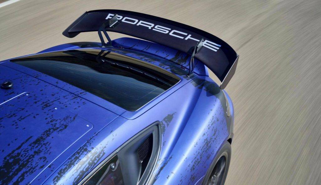 "Porsche" nāk klajā ar jaunu sacīkšu automobili 718 Cayman GT4 RS Clubsport