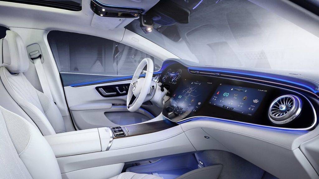 LG progresīvākā automobiļu informācijas un izklaides sistēma ie-kļauta jaunā luksusa elektriskajā sedanā