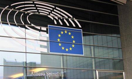 ES Pasaules Tirdzniecības organizācijā iesniedz sūdzību pret Ķīnu, lai aizstāvētu savu augsto tehnoloģiju nozari