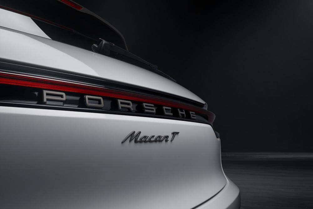 "Porsche" prezentē pirmo "Macan T"