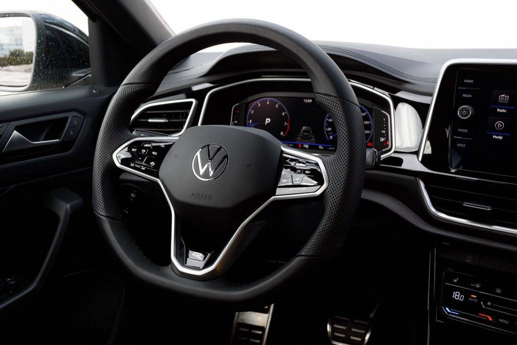 Modernizētais Volkswagen T-Roc tagad pieejams Latvijā 13 Modernizētais Volkswagen T-Roc tagad pieejams Latvijā
