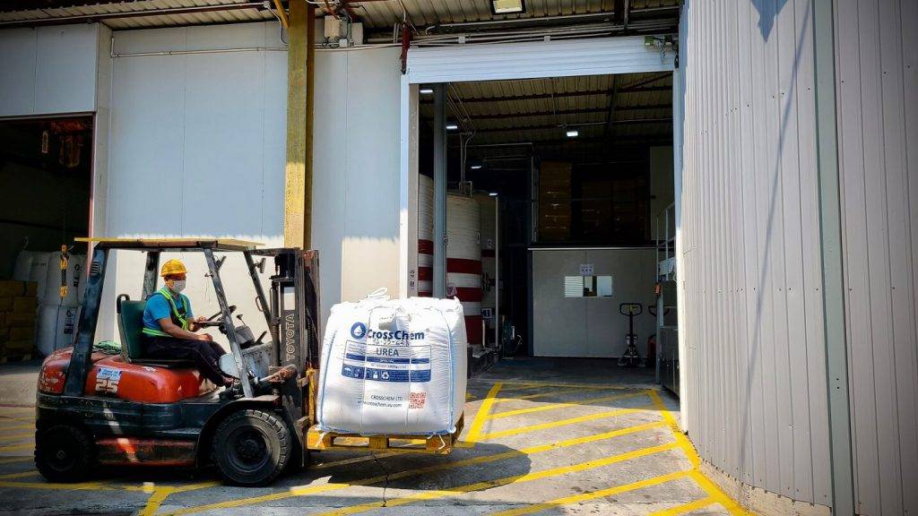 Latvijas kapitāla uzņēmums CrossChem uzsāk AdBlue® ražošanu Honkongā 8 CrossChem uzsāk AdBlue® ražošanu Honkongā