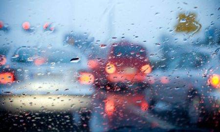 Te sniegs, te lietus – ieteikumi autobraucējiem mainīgajā pavasarī