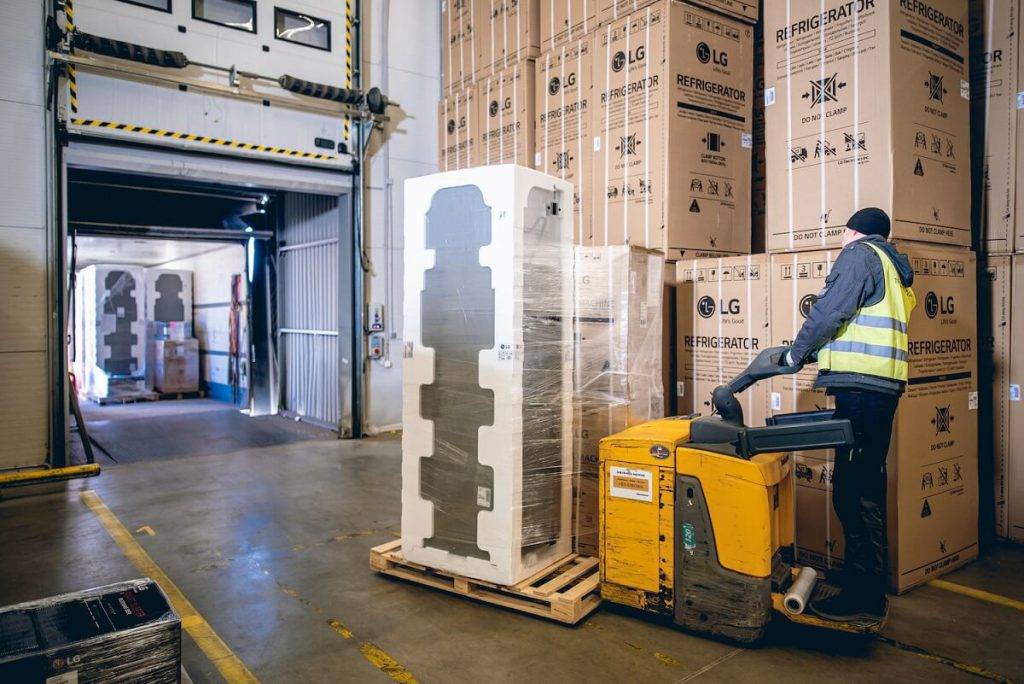 “LG Electronics” atbalsta Ukrainas iedzīvotājus, sniedzot palīdzību viena miljona dolāru apmērā