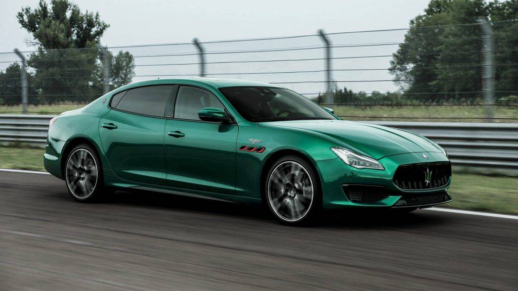 Ekselence un luksuss: Maserati ienāk Latvijas auto tirgū 5 Maserati Quattroporte