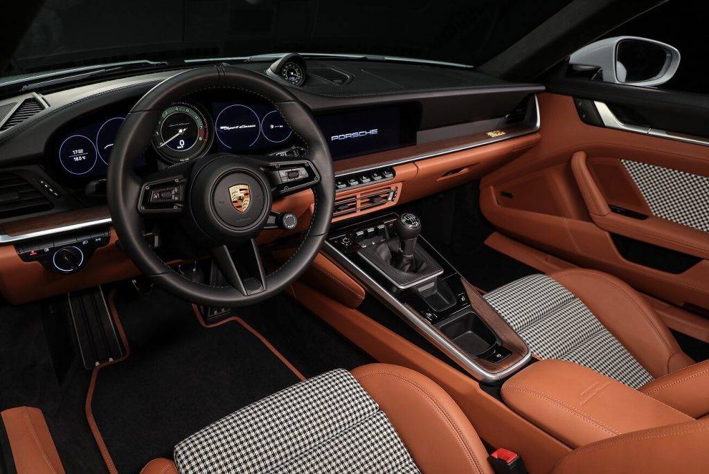 Jaunais “911 Sport Classic”: vēsturiski elementi mūsdienīgā ietērpā