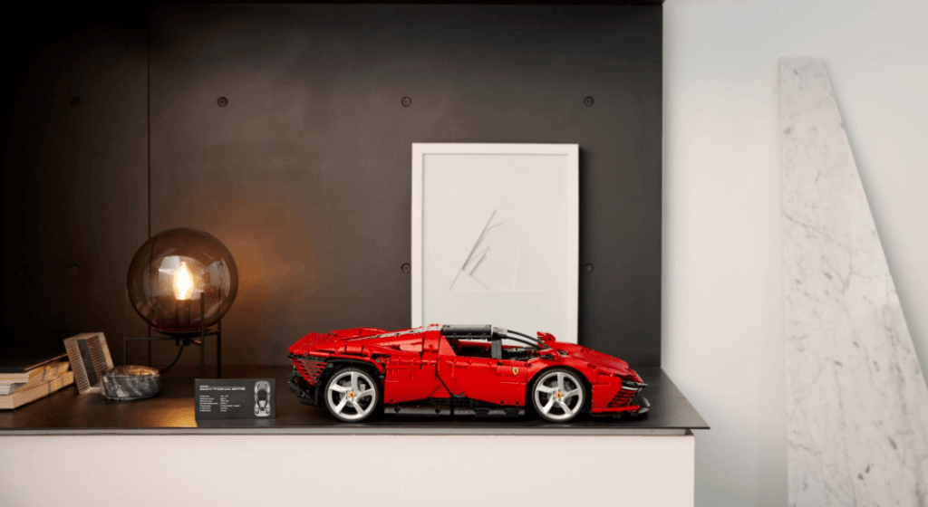 Jauns LEGO komplekts Ferrari Daytona SP3