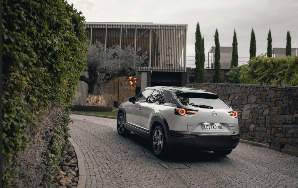 200 kilometri ar vienu uzlādi: tas ir daudz vai maz? 8 200 kilometri ar vienu uzlādi: tas ir daudz vai maz?