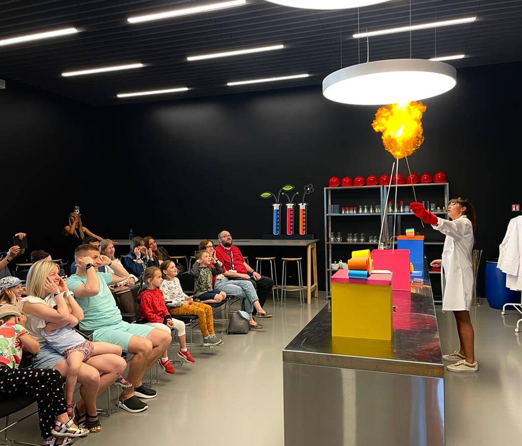 Zinātnes centrs aicina uz zinātnes šoviem un tehniski radošām darbnīcām!