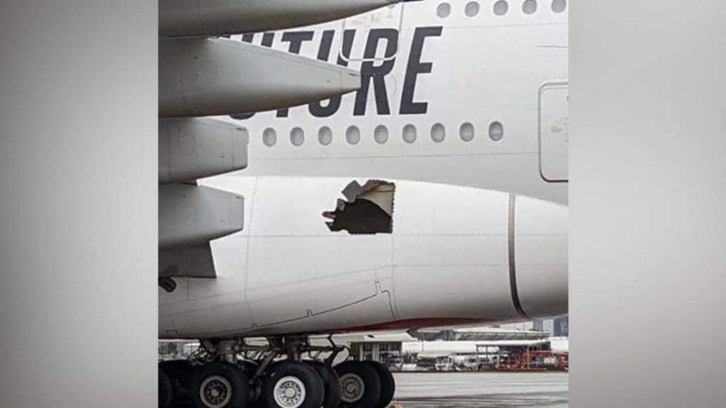 Airbus A380 lidoja 14 stundas ar caurumu bortā 5 Airbus A380 lidoja 14 stundas ar caurumu tā bortā