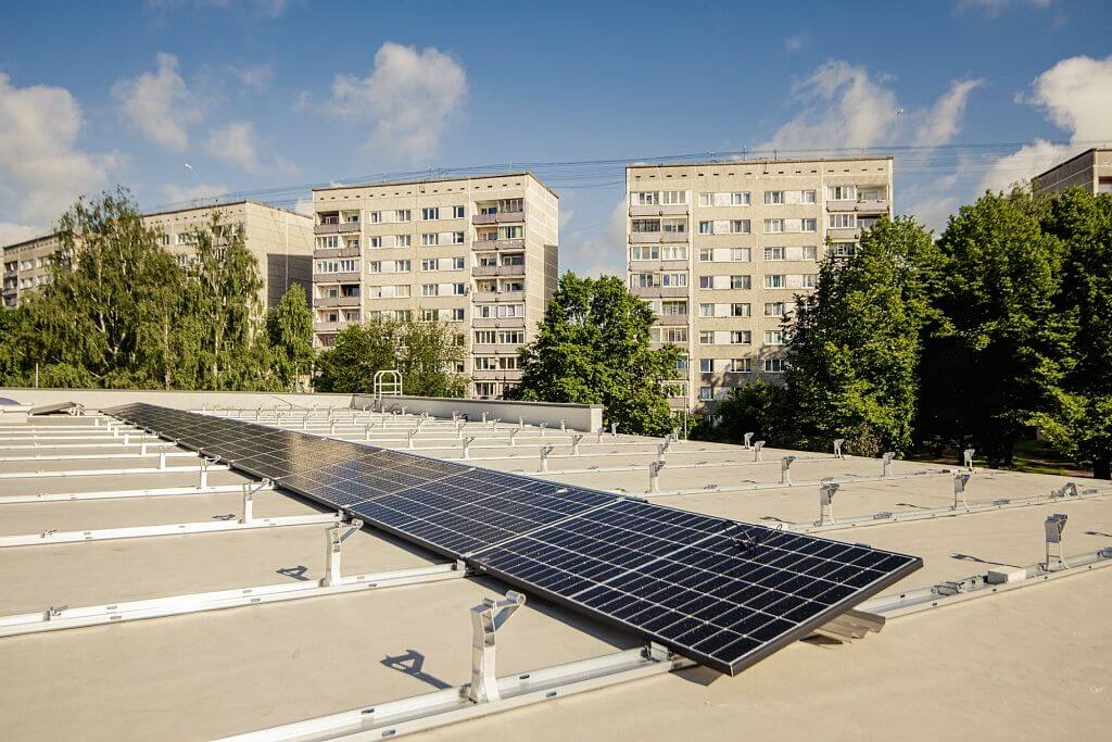 “Lidl” sāk aprīkot veikalus ar saules paneļiem 7 “Lidl” sāk aprīkot veikalus ar saules paneļiem