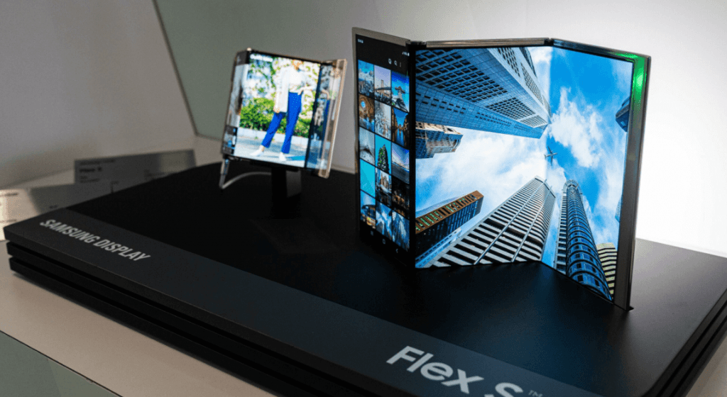 Samsung demonstrēja ierīču prototipus ar Flex OLED displejiem