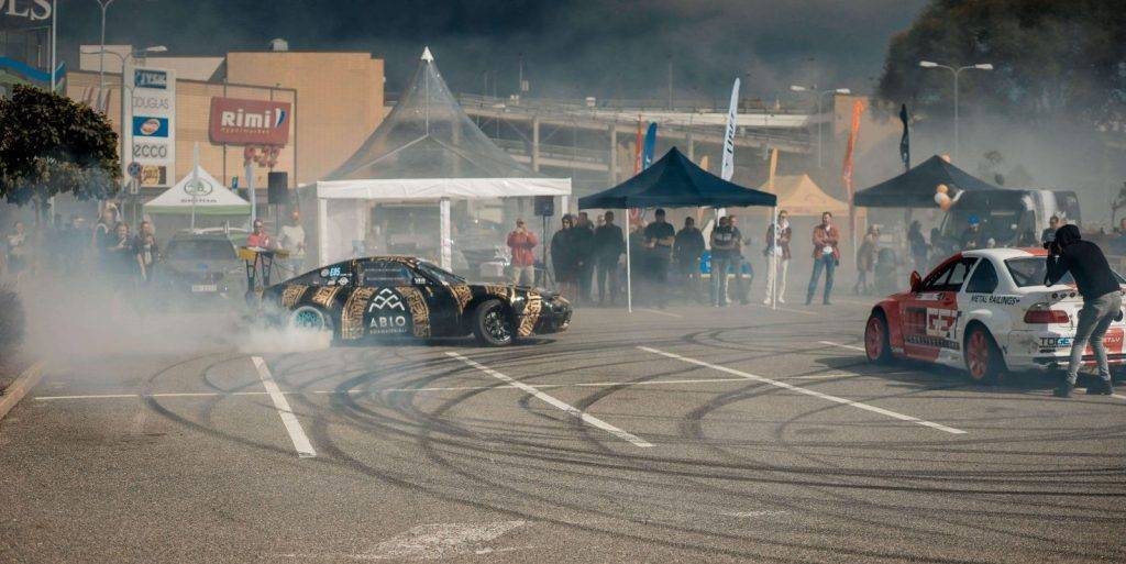 Ar kūpošām riepām aizvadīta "Latvijas Gada auto testa diena Molā" 35 Ar kūpošām riepām aizvadīta "Latvijas Gada auto testa diena Molā"