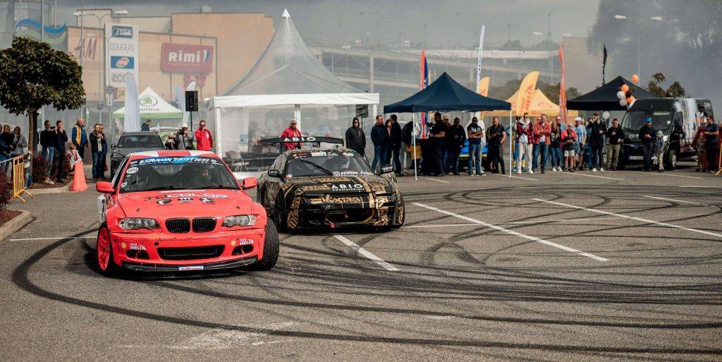 Ar kūpošām riepām aizvadīta "Latvijas Gada auto testa diena Molā" 14 Ar kūpošām riepām aizvadīta "Latvijas Gada auto testa diena Molā"