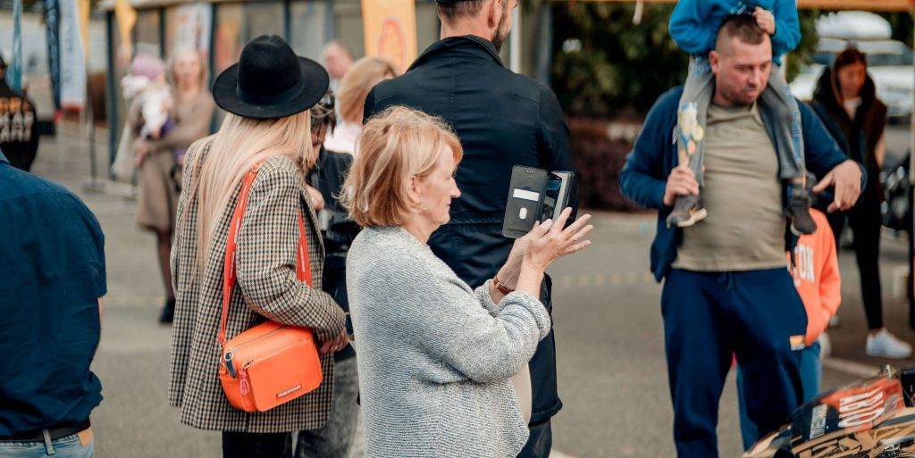 Ar kūpošām riepām aizvadīta "Latvijas Gada auto testa diena Molā" 23 Ar kūpošām riepām aizvadīta "Latvijas Gada auto testa diena Molā"