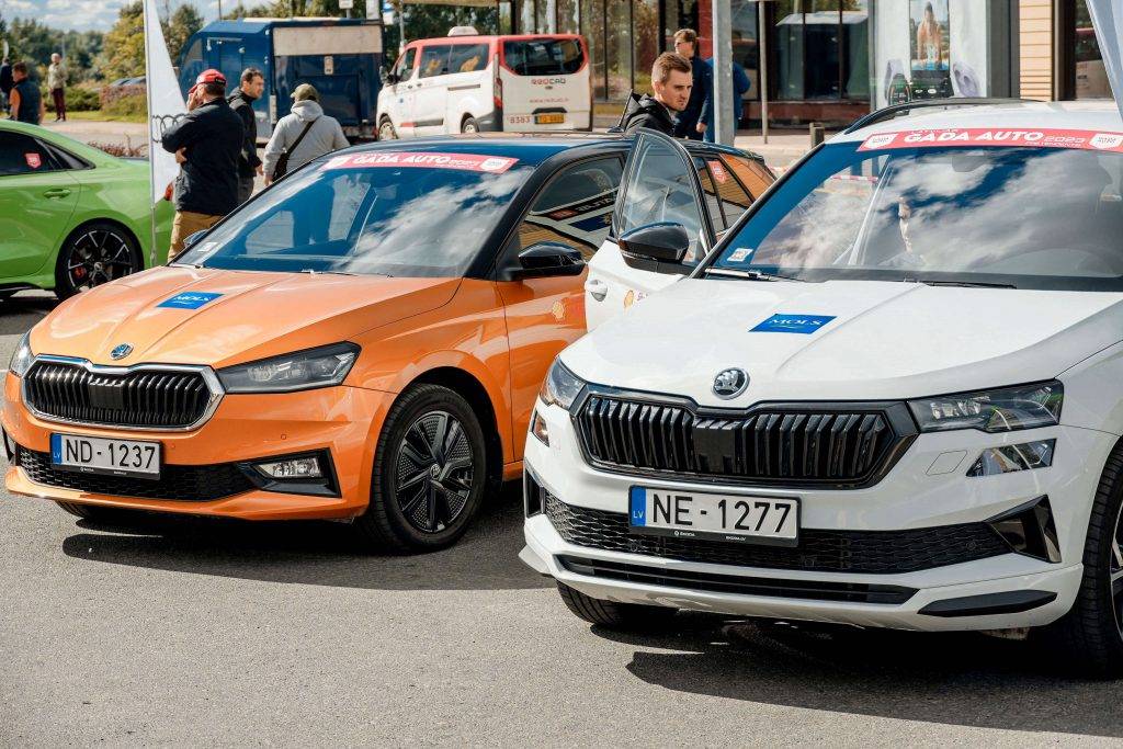 Ar kūpošām riepām aizvadīta "Latvijas Gada auto testa diena Molā" 41 Ar kūpošām riepām aizvadīta "Latvijas Gada auto testa diena Molā"