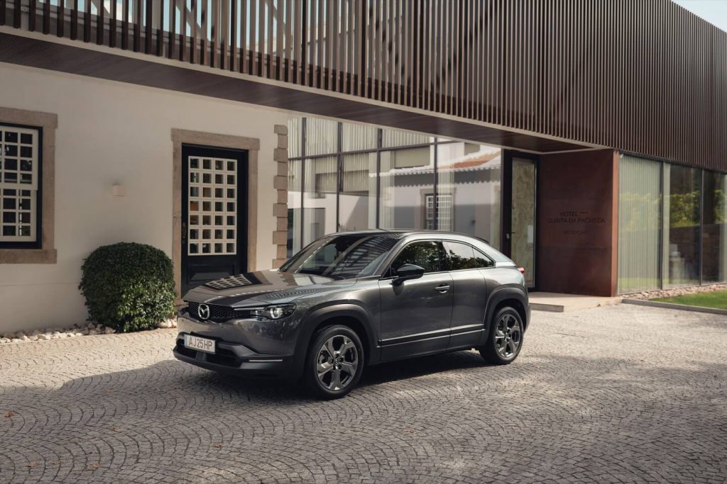 Jauns elektroauto, kas patīk makam – vai neiespējamā misija? 6 Mazda MX-30