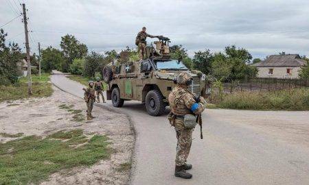 Ukrainas bruņotie spēki pretuzbrukuma laikā Harkovas reģionā izmantoja Austrālijas Bushmaster bruņumašīnas