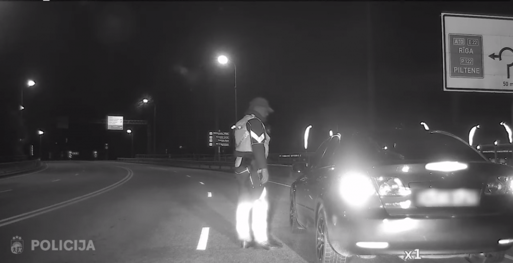 Ventspilī automašīnas “Mazda” vadītājs pieķerts, traucoties ar ātrumu 124 km/h ( VIDEO) 5 Ventspilī automašīnas “Mazda” vadītājs pieķerts, traucoties ar ātrumu 124 km/h ( VIDEO)