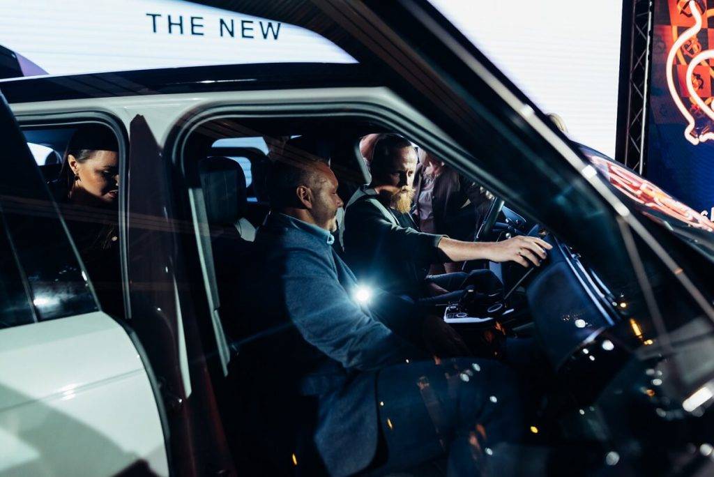 Rīgā uzmirdz Range Rover Sport zvaigzne 11 Rīgā uzmirdz Range Rover Sport zvaigzne