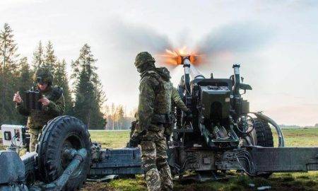 Ukrainas bruņoto spēku ģenerālštābs demonstrē, kā ar haubicēm FH70 Igaunijā trenējas Ukrainas militārpersonas
