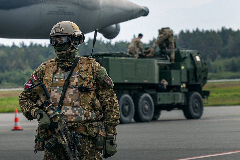 Latvija trīs gadu laikā iegādāsies sešas daudzkārtējas palaišanas raķešu sistēmas HIMARS