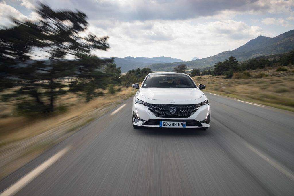 Ar hibrīdauto kā ar elektrisko: daži vienkārši principi 6 Peugeot 308 Hybrid