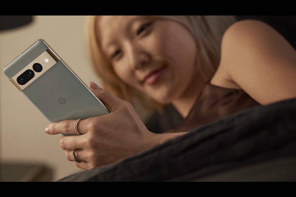 Pixel 7 viedtālrunim ir divi kameru moduļi