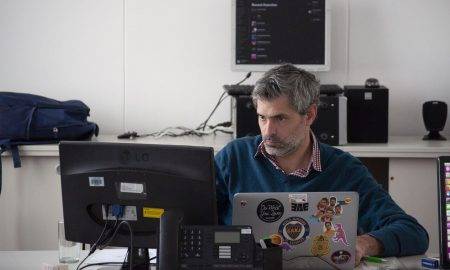 Twitter programmētājiem tika lūgts izdrukāt savu rakstīto kodu, lai pierādītu lietderību uzņēmumā