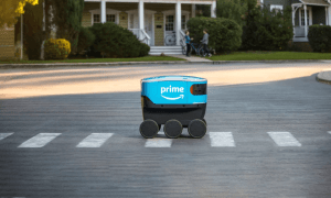 Amazon slēdz robotizēto kurjeru projektu Scout