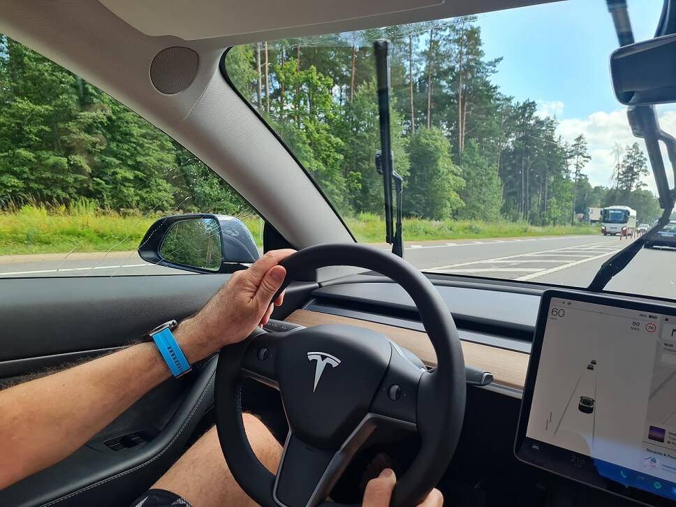 Tesla automašīnas vēl šogad saņems pilnu autopilota sistēmu