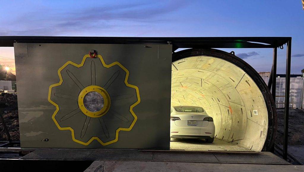 Tiek uzsākti Hyperloop ātrgaitas transporta sistēmas pilna mēroga testi