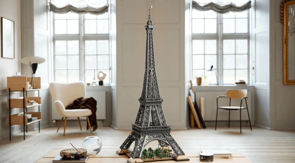 Dienas atradums: milzīgs LEGO Eifeļa tornis 11 Dienas atradums: milzīgs LEGO Eifeļa tornis