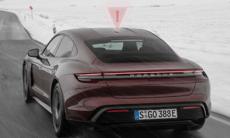 Porsche nāk klajā ar 3D hologrammas sistēmu