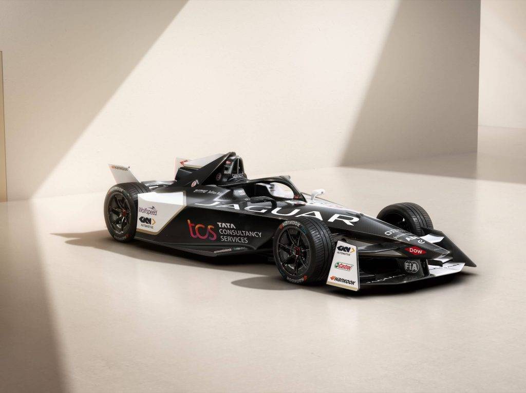 Jaguar TCS Racing atklāj visu laiku modernāko pilnībā elektrisko Jaguar sacīkšu auto